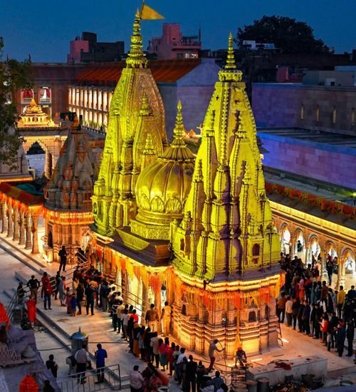 Drive back to Varanasi after breakfast.  Visit Banarasi Saree Weaving Village – explore the art of zari & silk weaving.  Evening private boat ride (optional) + Ganga Aarti at Dashashwamedh Ghat.  Overnight stay: Hotel Rameshwaram Vatika, Varanasi.